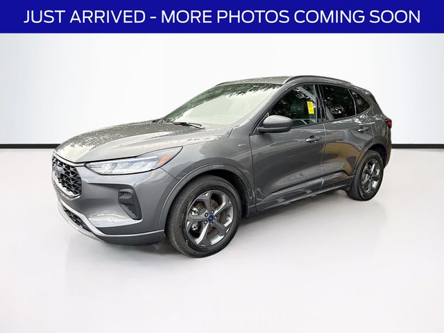 2023 Ford Escape ST-Line photo 3