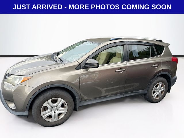 2013 Toyota RAV4 LE photo 3