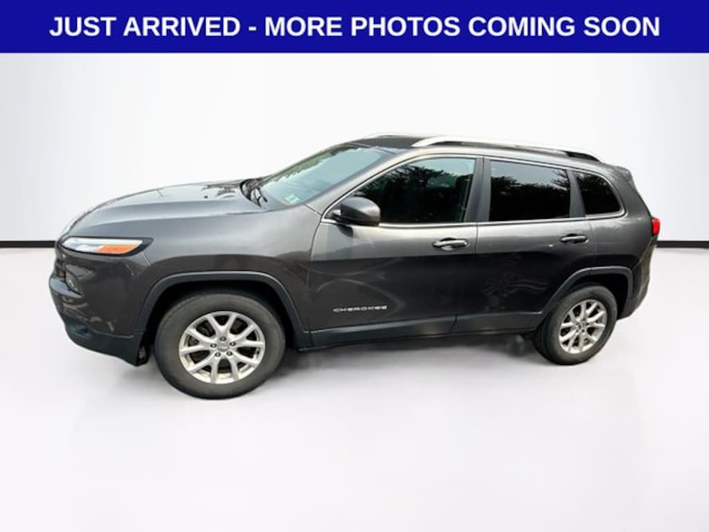 Used 2016 Jeep Cherokee Latitude SUV