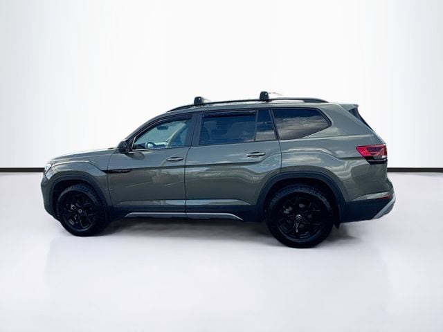 2024 Volkswagen Atlas Peak Edition SEL photo 2