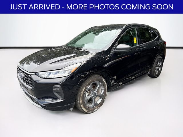 2023 Ford Escape ST-Line photo 3
