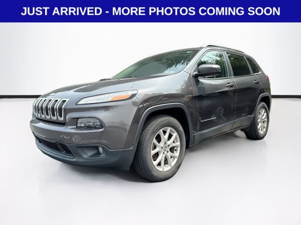 Used 2016 Jeep Cherokee Latitude SUV