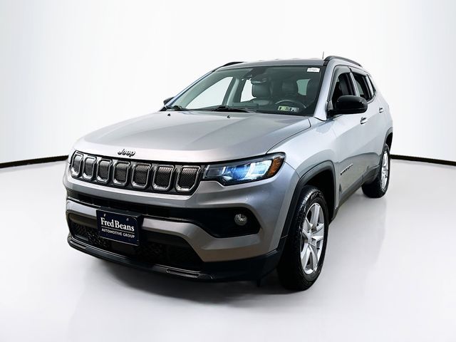 2022 Jeep Compass Latitude photo 3