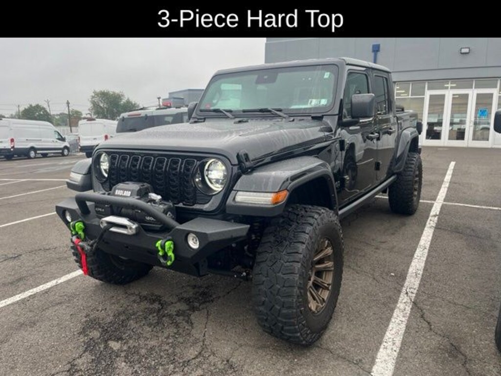 Used 2024 Jeep Gladiator Willys Truck Crew Cab