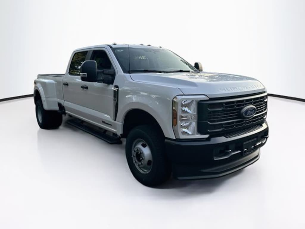 New 2026 Ford F-350 XL Truck Crew Cab