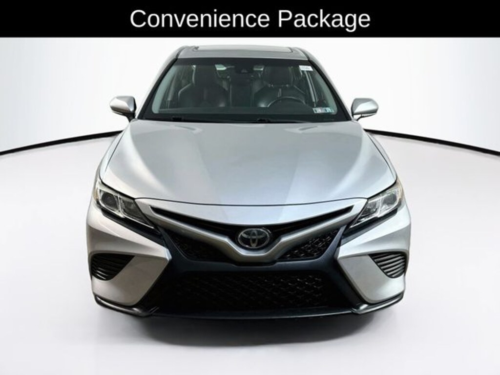 Used 2018 Toyota Camry SE Sedan