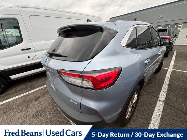 2022 Ford Escape SE photo 3