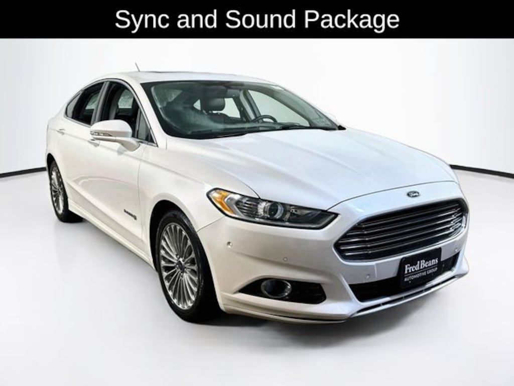 Used 2014 Ford Fusion Hybrid Titanium Sedan