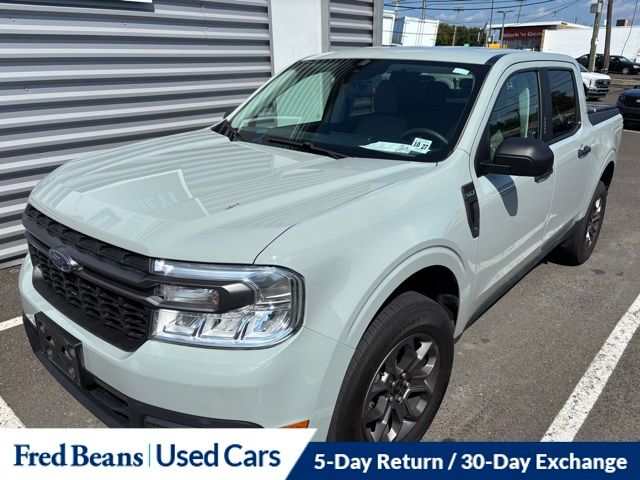 2022 Ford Maverick XLT photo 2