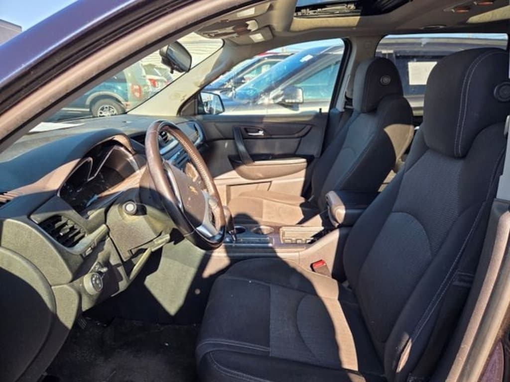 Used 2017 Chevrolet Traverse LT SUV
