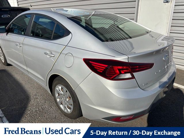 2019 Hyundai Elantra SE photo 4