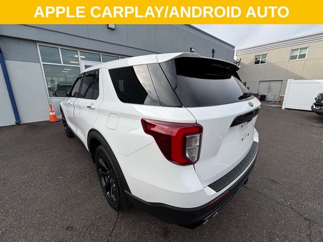 2022 Ford Explorer ST photo 3