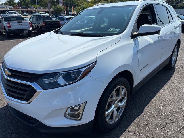 2019 Chevrolet Equinox LT photo 2