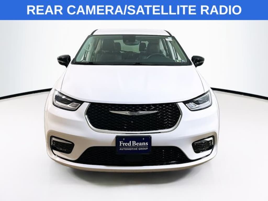 Used 2024 Chrysler Pacifica Touring L Van Passenger Van