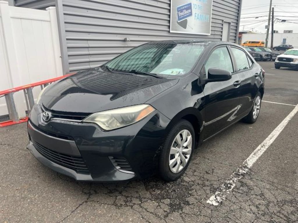 Used 2015 Toyota Corolla LE Sedan