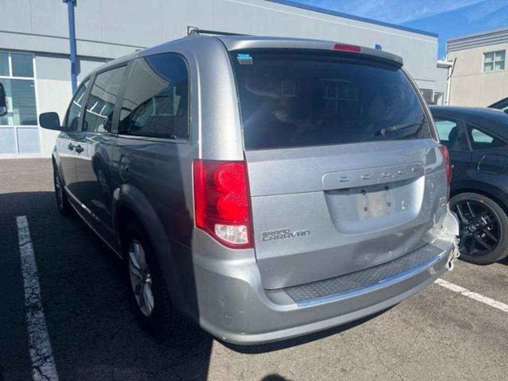 Used 2019 Dodge Grand Caravan SXT Van Passenger Van