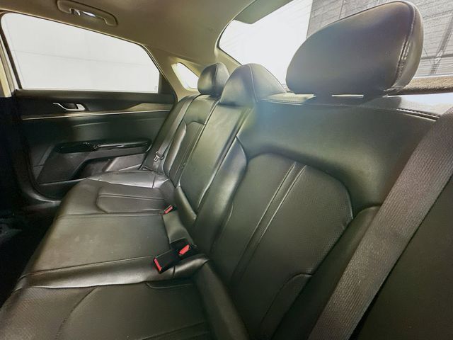 2022 Kia K5 EX - Photo 25