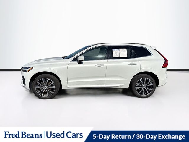 2022 Volvo XC60 B5 Momentum photo 4