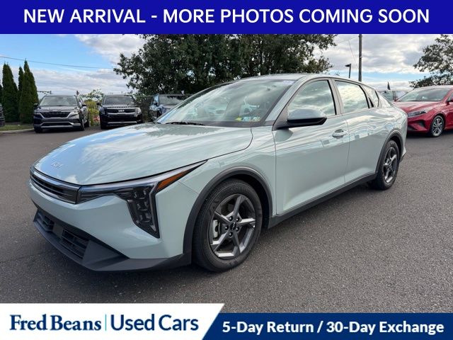 2025 Kia K4 LXS photo 2