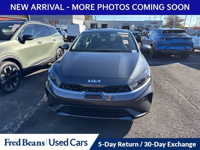 2023 Kia Forte LXS photo 2