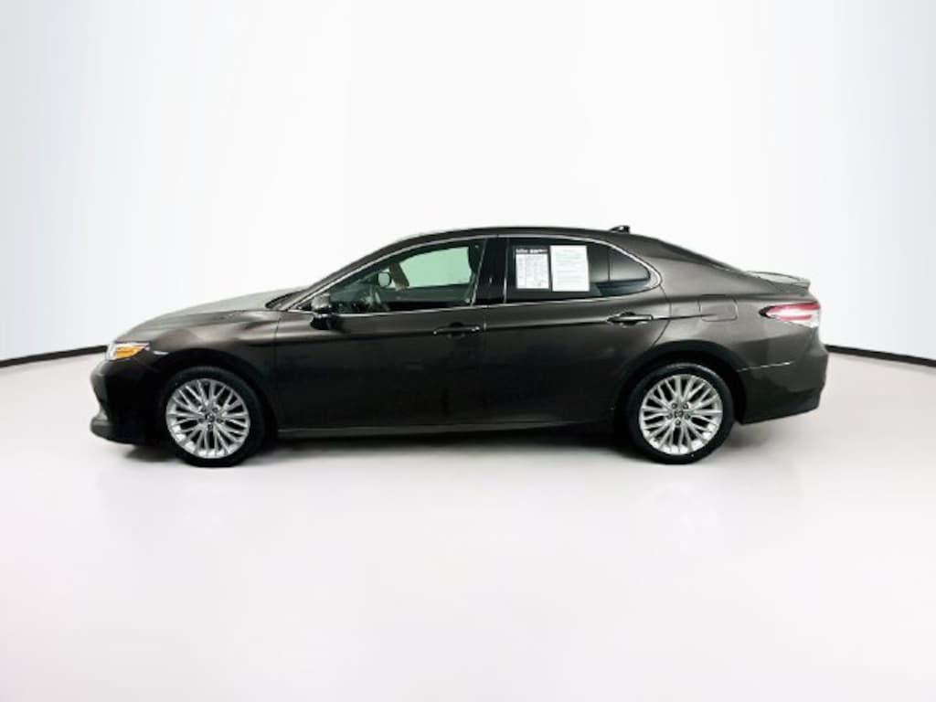 Used 2018 Toyota Camry XLE Sedan