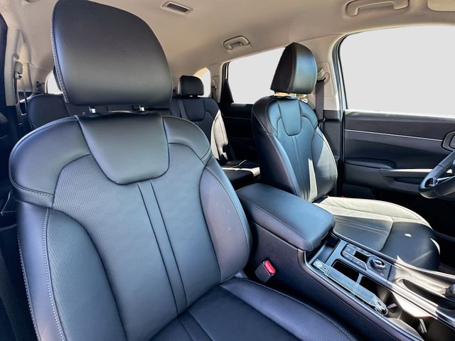 2025 Kia Sorento S - Photo 30