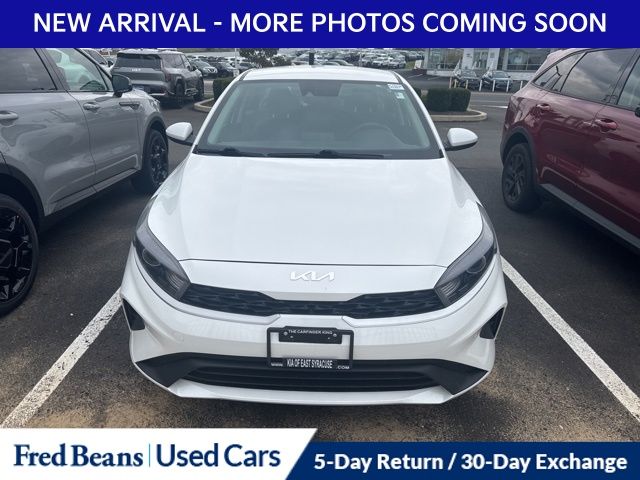 2023 Kia Forte LXS photo 2