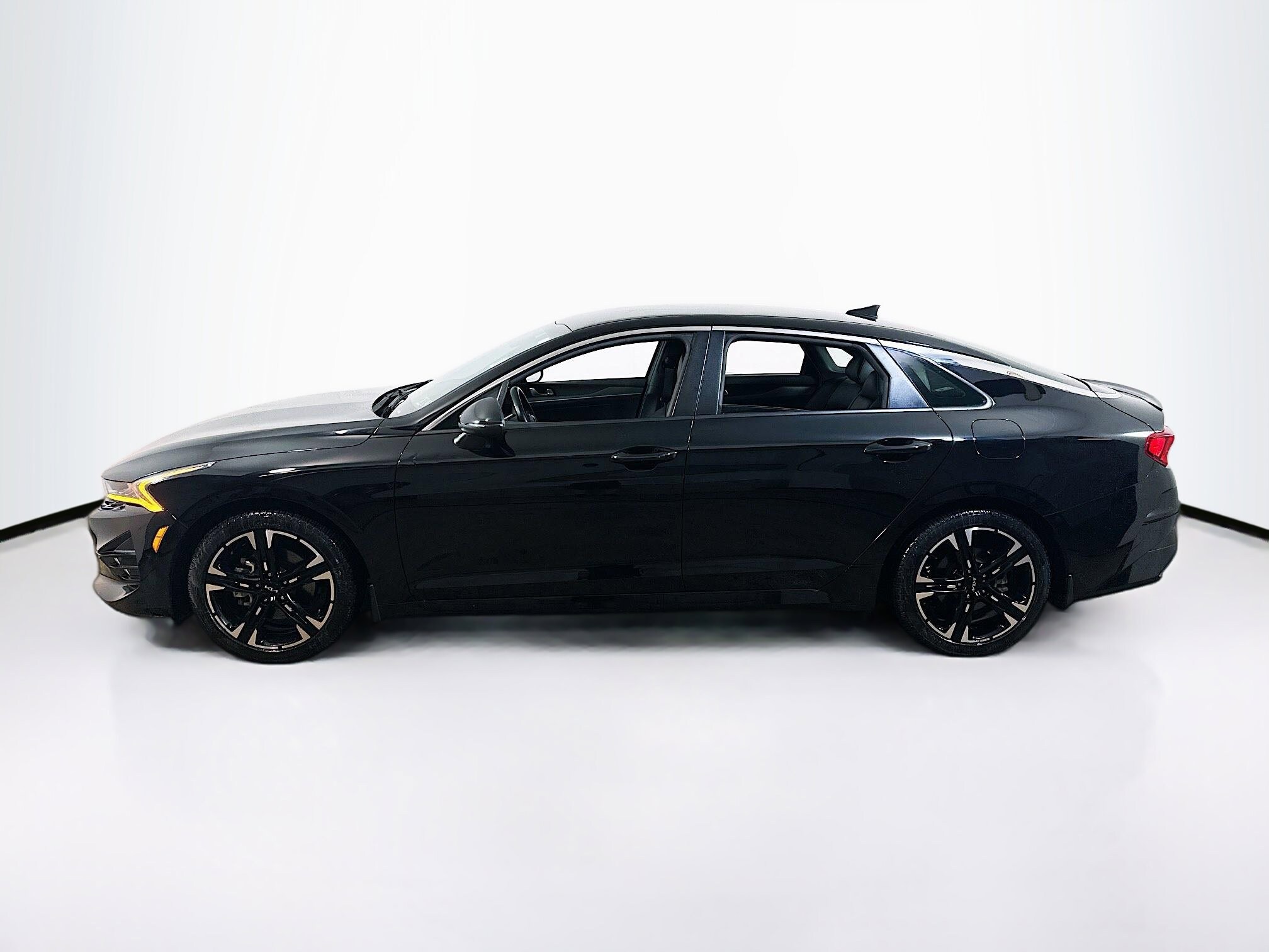 2022 Kia K5 GT-Line photo 4
