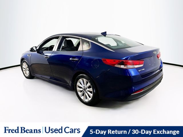 2017 Kia Optima LX photo 3