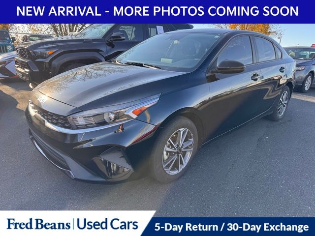 2024 Kia Forte LXS photo 3