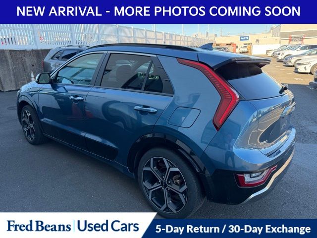 2023 Kia Niro SX Touring photo 2