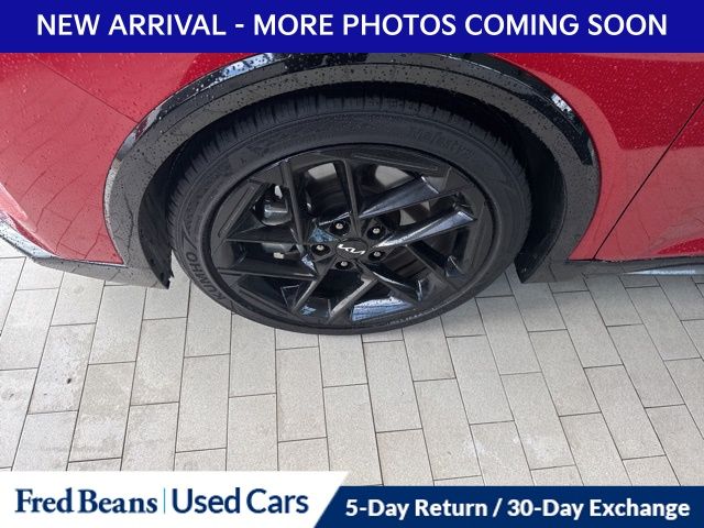 2025 Kia K4 GT-Line Turbo photo 4