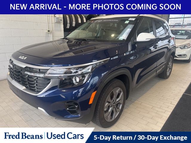 2024 Kia Seltos S photo 2