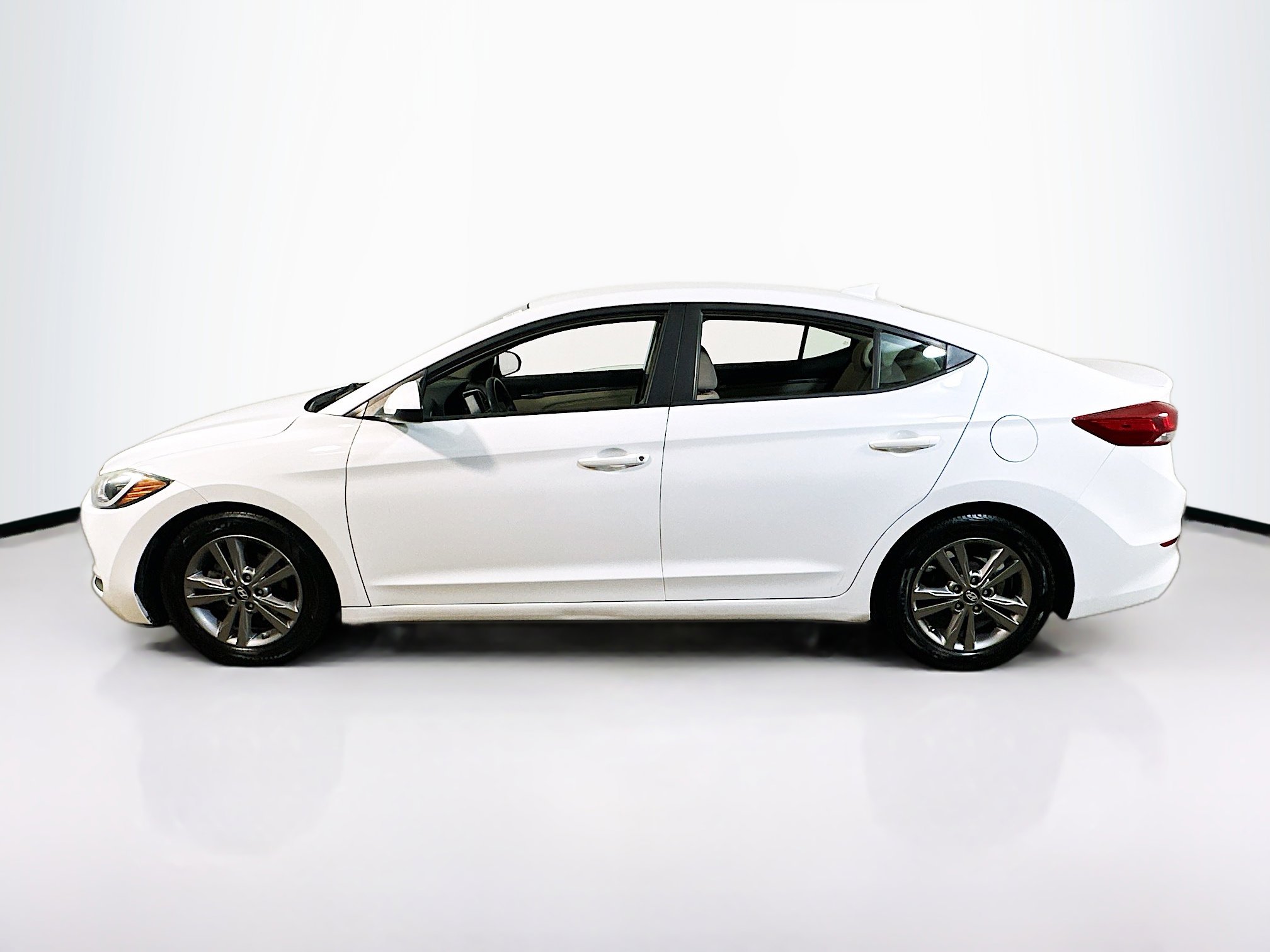 2017 Hyundai Elantra SE photo 4