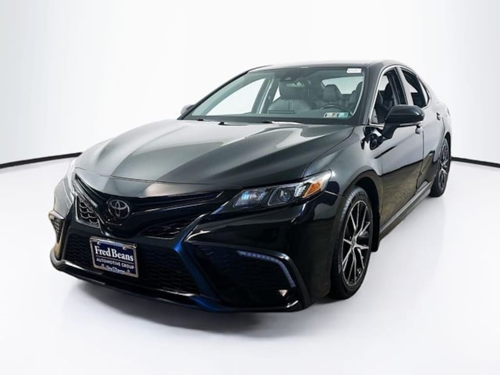 Used 2023 Toyota Camry SE Sedan