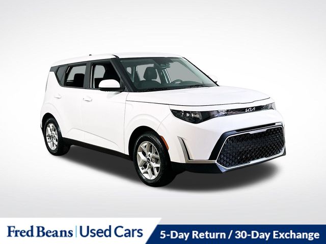 2023 Kia Soul 2.0L S IVT's photo