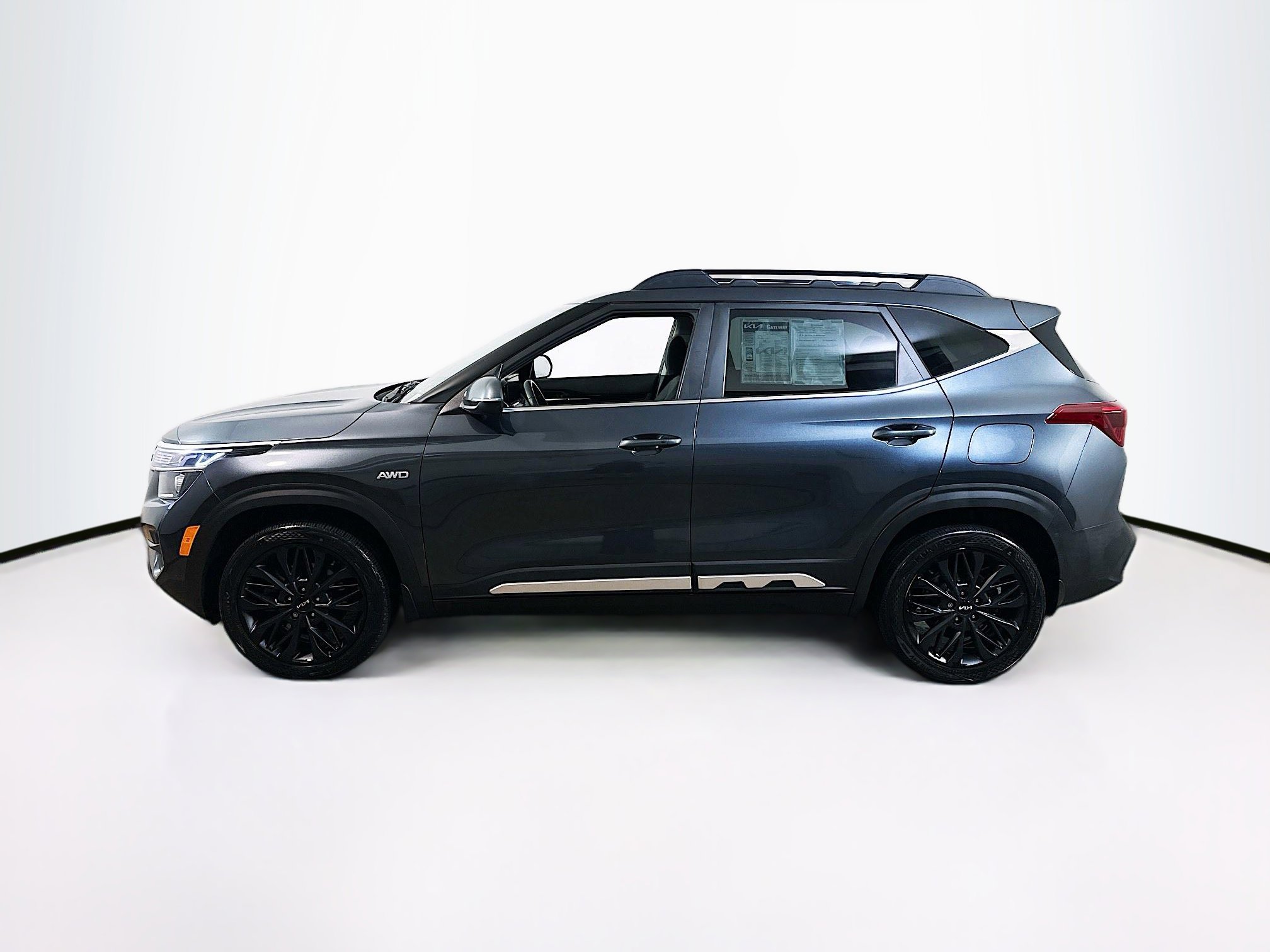2022 Kia Seltos Nightfall Edition photo 4
