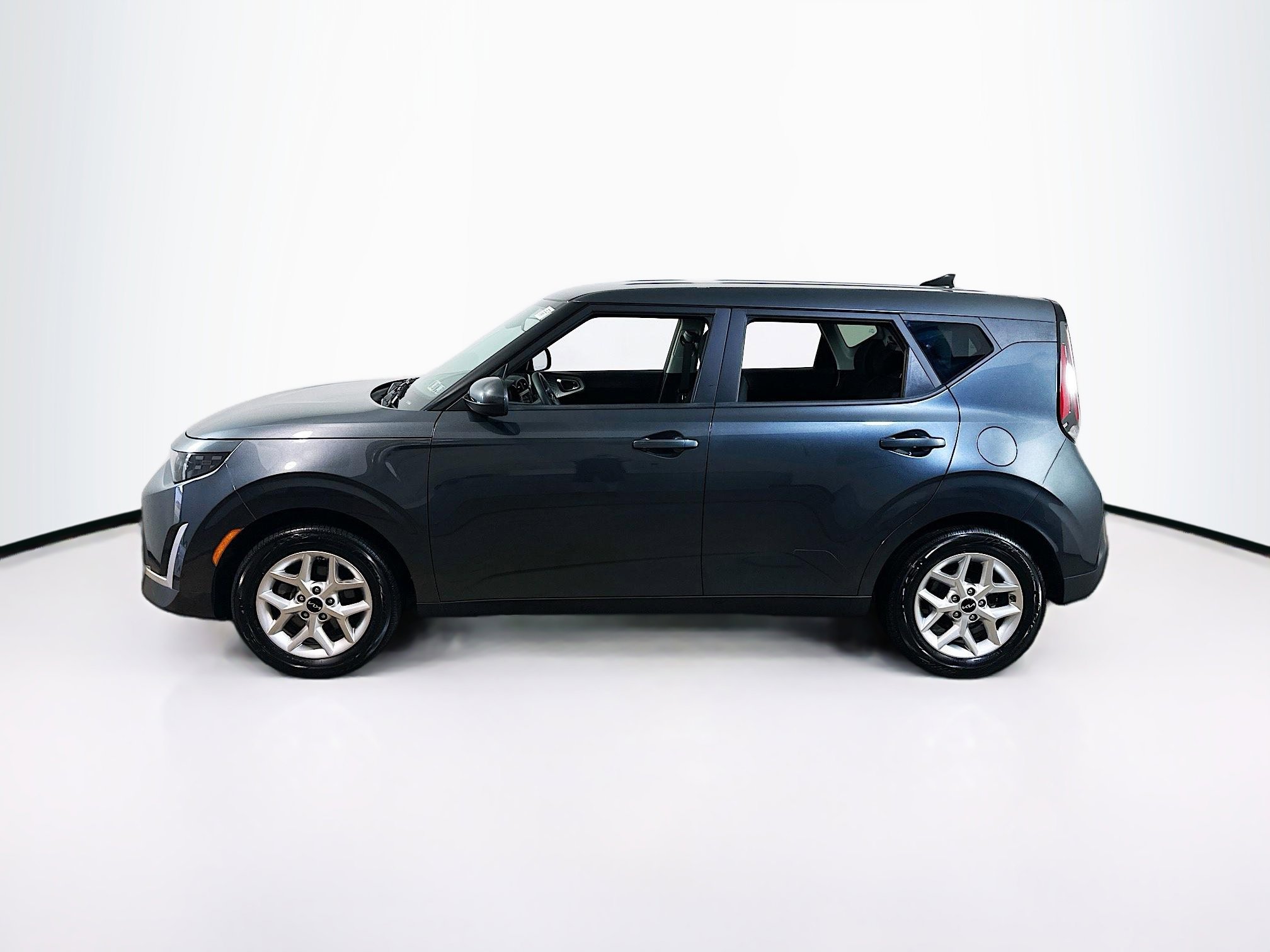 2023 Kia Soul LX photo 4