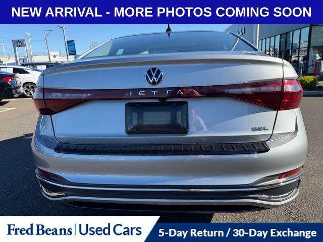 2025 Volkswagen Jetta 1.5T SEL photo 3