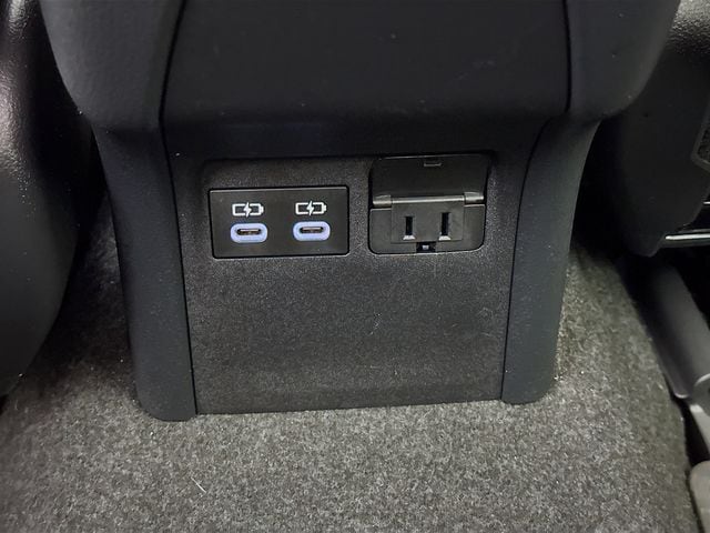 2023 Toyota Prius Prime SE - Photo 7
