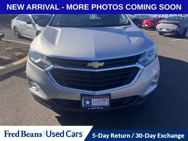 2021 Chevrolet Equinox LS photo 2