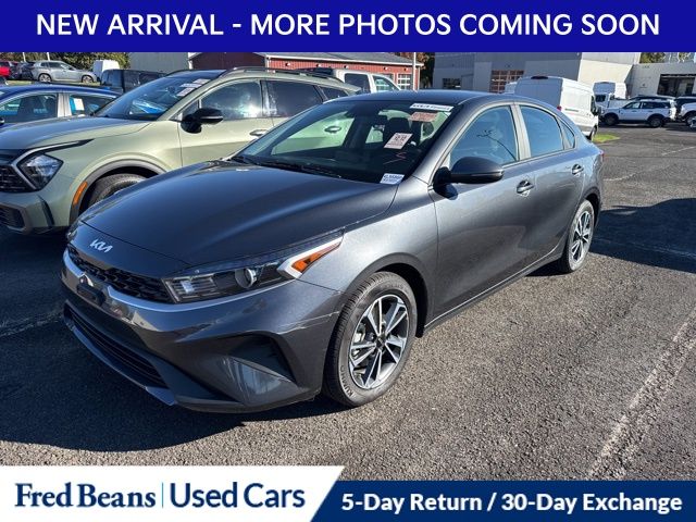 2023 Kia Forte LXS photo 3