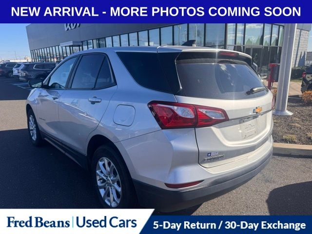 2021 Chevrolet Equinox LS photo 4