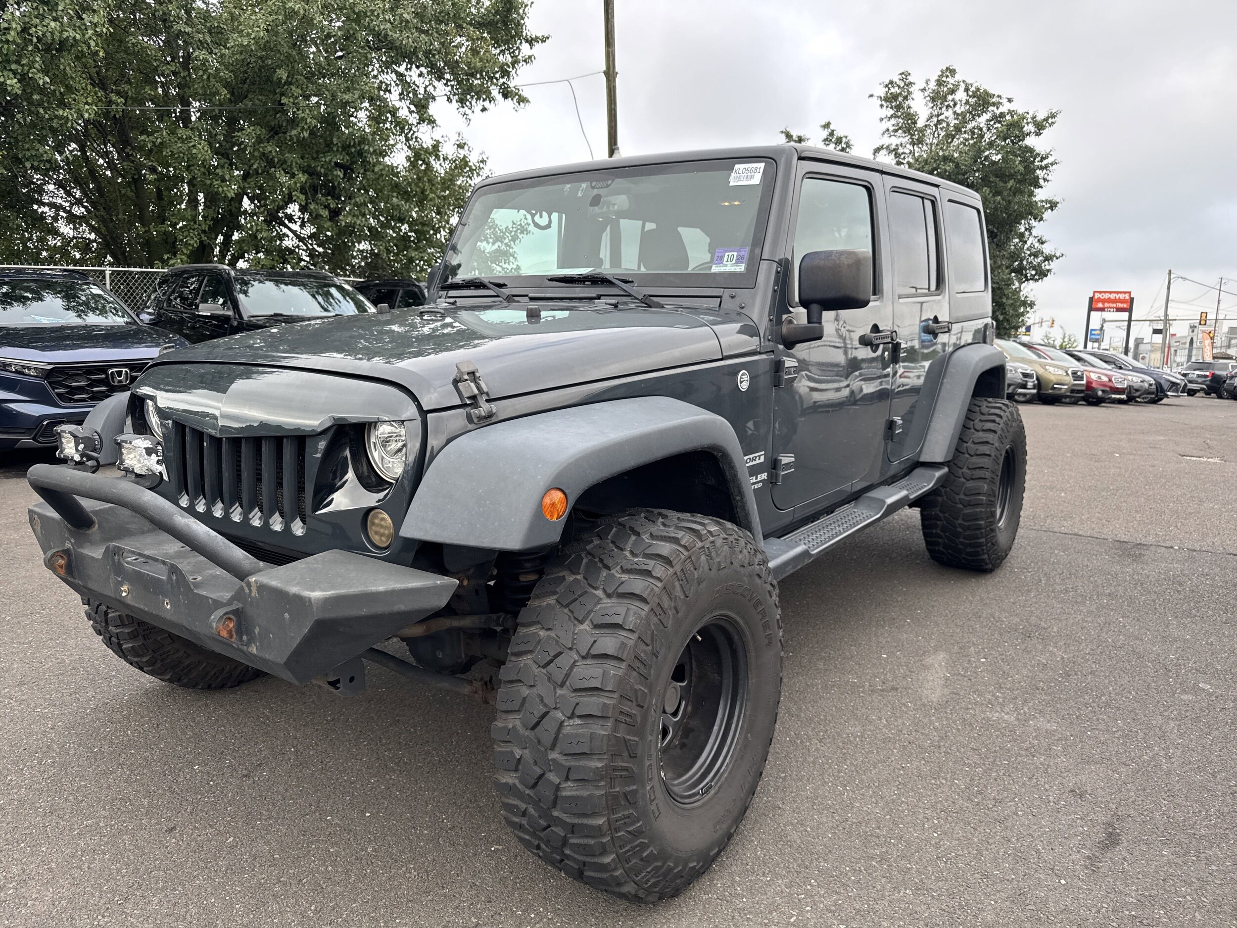 2017 Jeep Wrangler Unlimited Sport photo 3