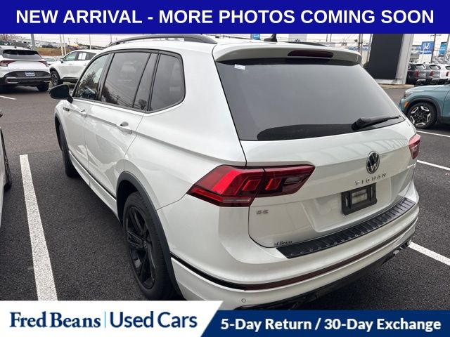 2023 Volkswagen Tiguan SE R-Line Black photo 3