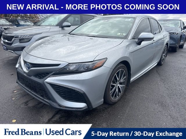 2024 Toyota Camry Hybrid SE photo 3