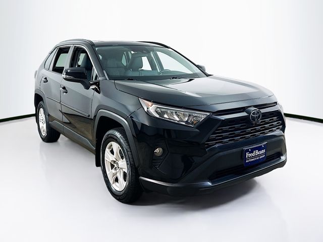 2020 Toyota RAV4 XLE's photo