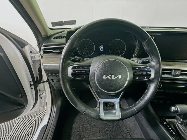 2022 Kia K5 EX - Photo 11