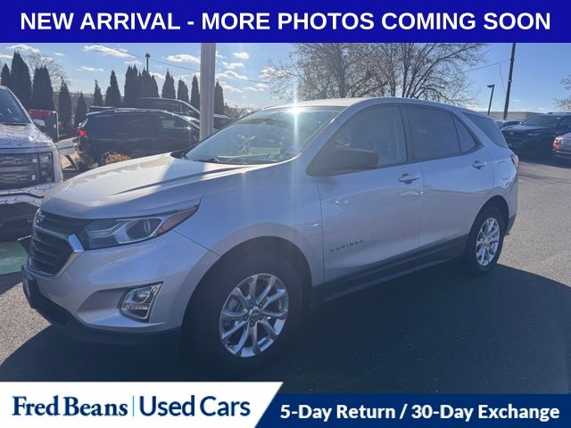 2021 Chevrolet Equinox LS photo 3