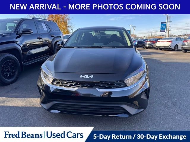 2024 Kia Forte LXS photo 2